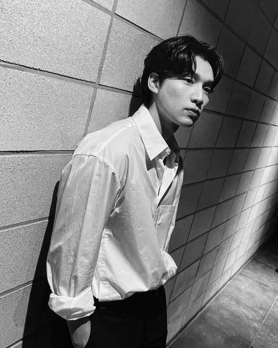 ヒョギのインスタグラム：「🖤」
