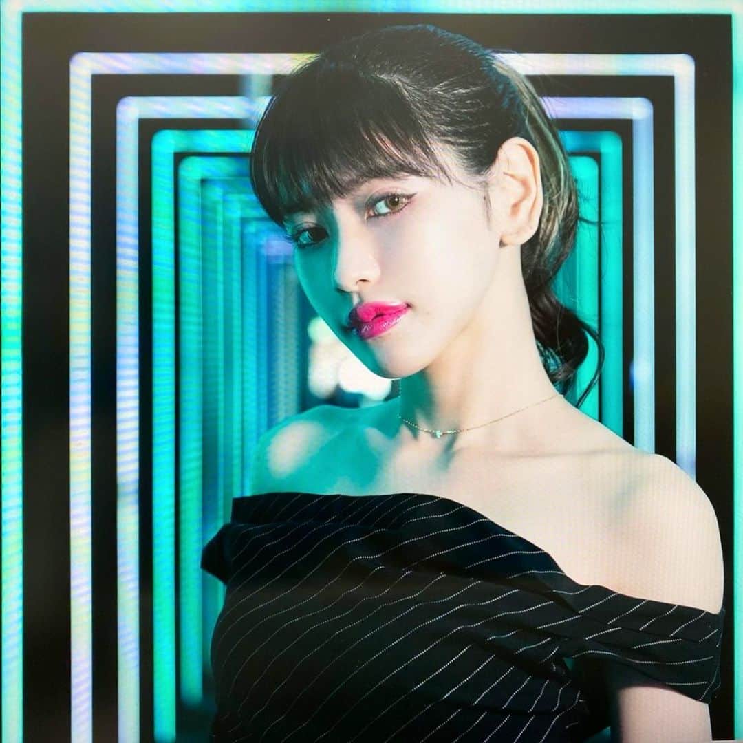 城品萌音のインスタグラム：「♡ I will upload photos that were not selected for the album jacket and the shooting process. (because it's a waste)  アルバムのジャケットに選ばれなかった写真と撮影の様子をアップします。(もったいないから)  #moneshiroshina #femaledj #icanteven #shooting #レタッチ前 #アルバムダウンロードまだの人はぜひ #ダウンロードはプロフィール欄のurlから #写真の供養」