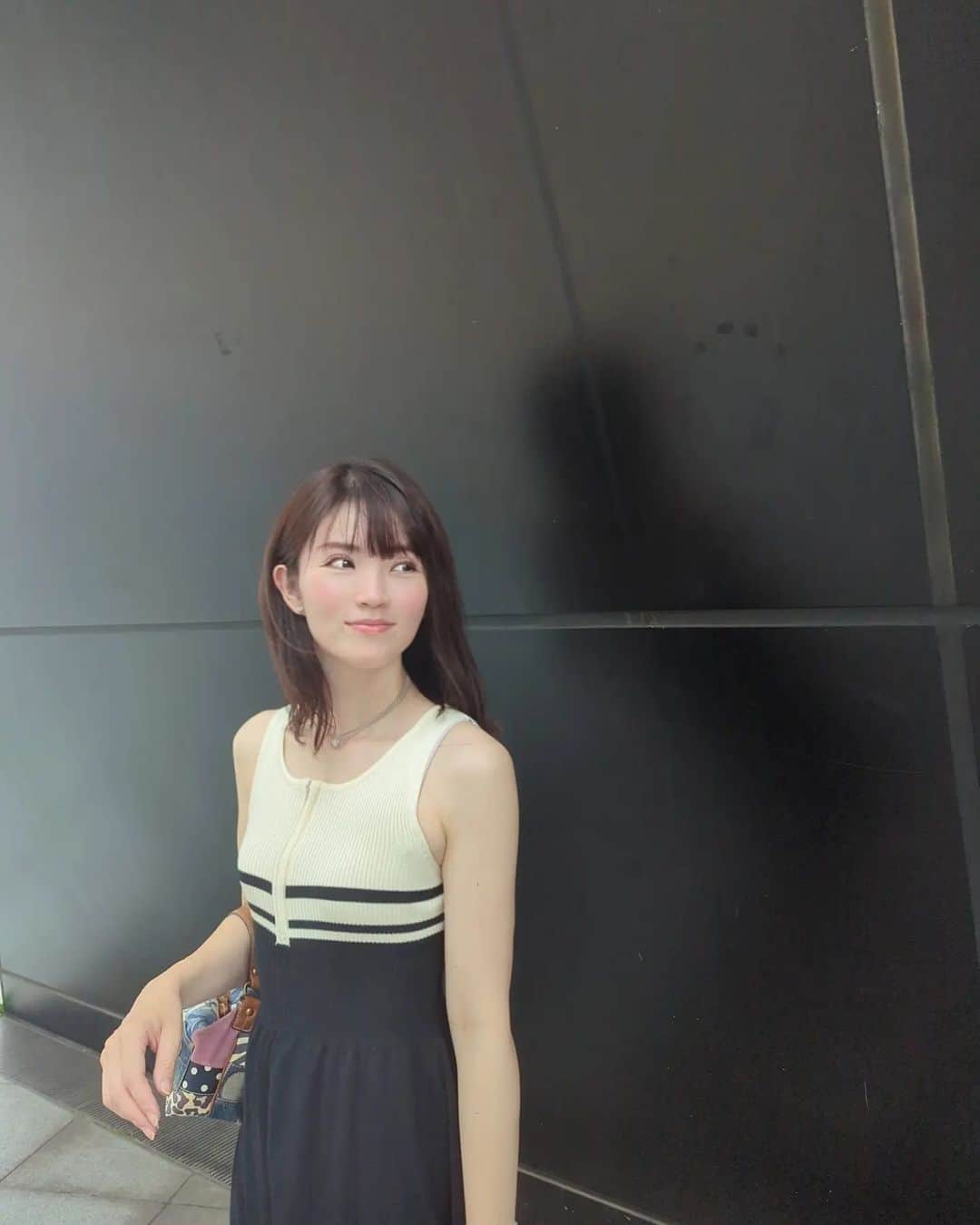 三宅裕子のインスタグラム：「❀.*･ﾟ𝐓𝐎𝐊𝐘𝐎 𝐆𝐈𝐑𝐋𝐒 𝐂𝐎𝐋𝐋𝐄𝐂𝐓𝐈𝐎𝐍 𝟐𝟎𝟐𝟑 𝐀𝐔𝐓𝐔𝐌𝐍/𝐖𝐈𝐍𝐓𝐄𝐑 ꕤ𓈒𓂂◌  今日はTGCに行ってきました🐰⁡ ⁡ コーデは大好きなシーインで まとめたよ🎶 ⁡ ⁡ ꕤDAZY ハートチャーム チョーカー ￥236 商品ID:12903232 ꕤコントラストストライプ トリム ジッパーフロント セータードレス ￥2,213 商品ID:18087796 ꕤカットアウト スポーツサンダル ￥1,896 商品ID:10258007  シーインのショーとても良かった♡ 会場はすごい盛り上がってたよ❣️ 秋冬も可愛いのがたくさんで楽しみ🍁  お得なクーポンコードももらったので 良かったら使ってね👇🏻  クーポンコード: DAZYTGC  期間：23/9/2~23/10/31  割引率：0〜5999円 15%オフ， 6,000円以上20%オフ  @shein_japan  @Shein_official  °・*:.。.☆  #Dazy #FRIFUL #TGC23AWwithSHEIN #TGC23AW #シーイン #SHEIN #2023awcollection⁡ ⁡#秋冬コーデ⁡ ⁡#ニットワンピ⁡ ⁡#ハートチョーカー⁡ ⁡#モノトーンコーデ⁡ ⁡#SHEIN購入品⁡ #SHEINコーデ #SHEINクーポン」