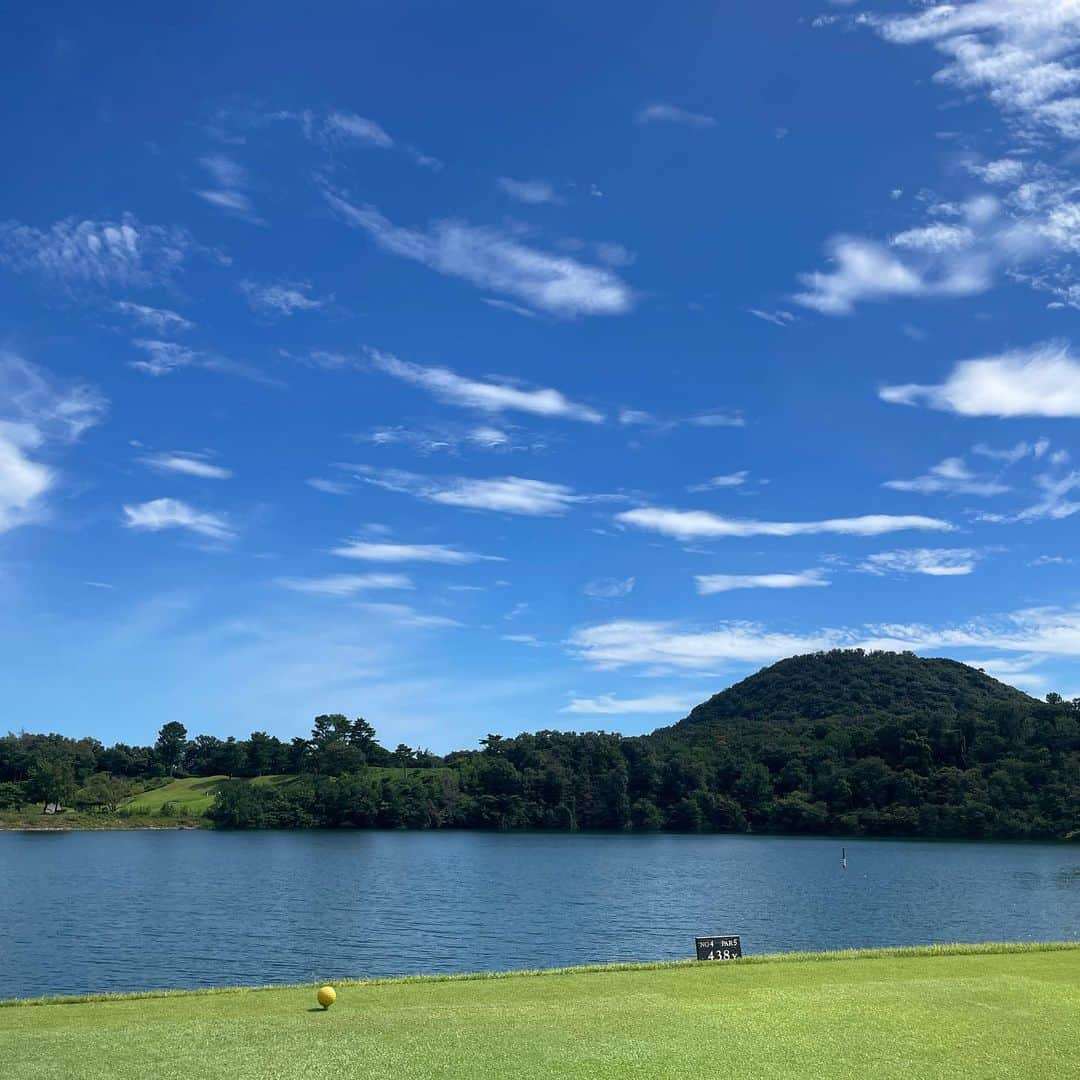 生島早織のインスタグラム：「簡単すぎる⁉️  ここは何処⛳️  新コースと旧コース⛳️  私は旧コースの方が好きかも〜😃  #女子プロゴルファー #ゴルフのお仕事 #プロアマ #ゴルフイベント #名門コース #ゴルフ日和」