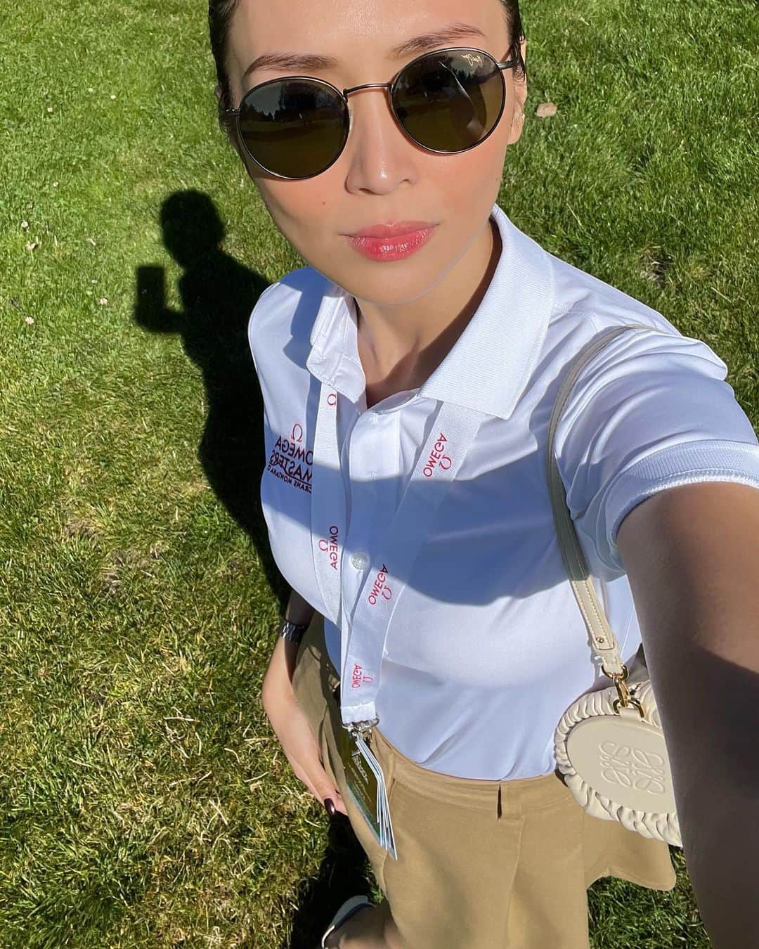 Kathryn Bernardoのインスタグラム：「A test of patience, but definitely one for the books! 🤭⛳️  #OMEGA #OmegaGolf @omegaeuropeanmasters」
