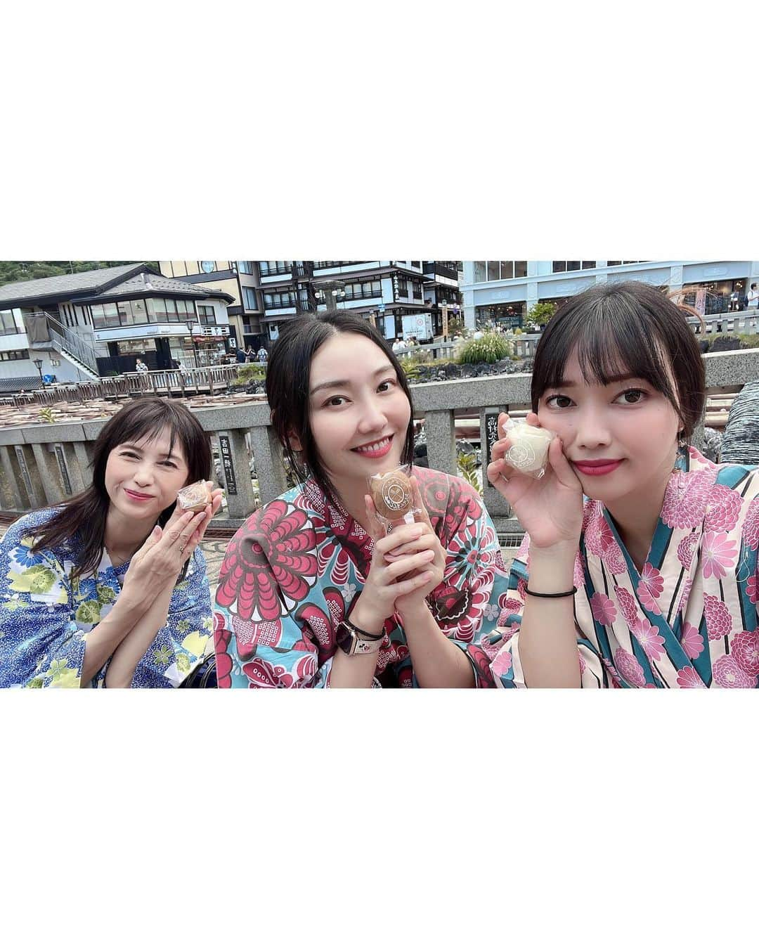 蔵歩実さんのインスタグラム写真 - (蔵歩実Instagram)「蔵家女3人旅♨️in草津温泉 涼しいし川かと思いきや温泉だから山なのに虫もいなくて最高だった♥️  #草津温泉 #おさ湯 #温泉 #姉妹 #姉妹旅 #家族旅行 #草津」9月2日 22時47分 - ayumi_kura_