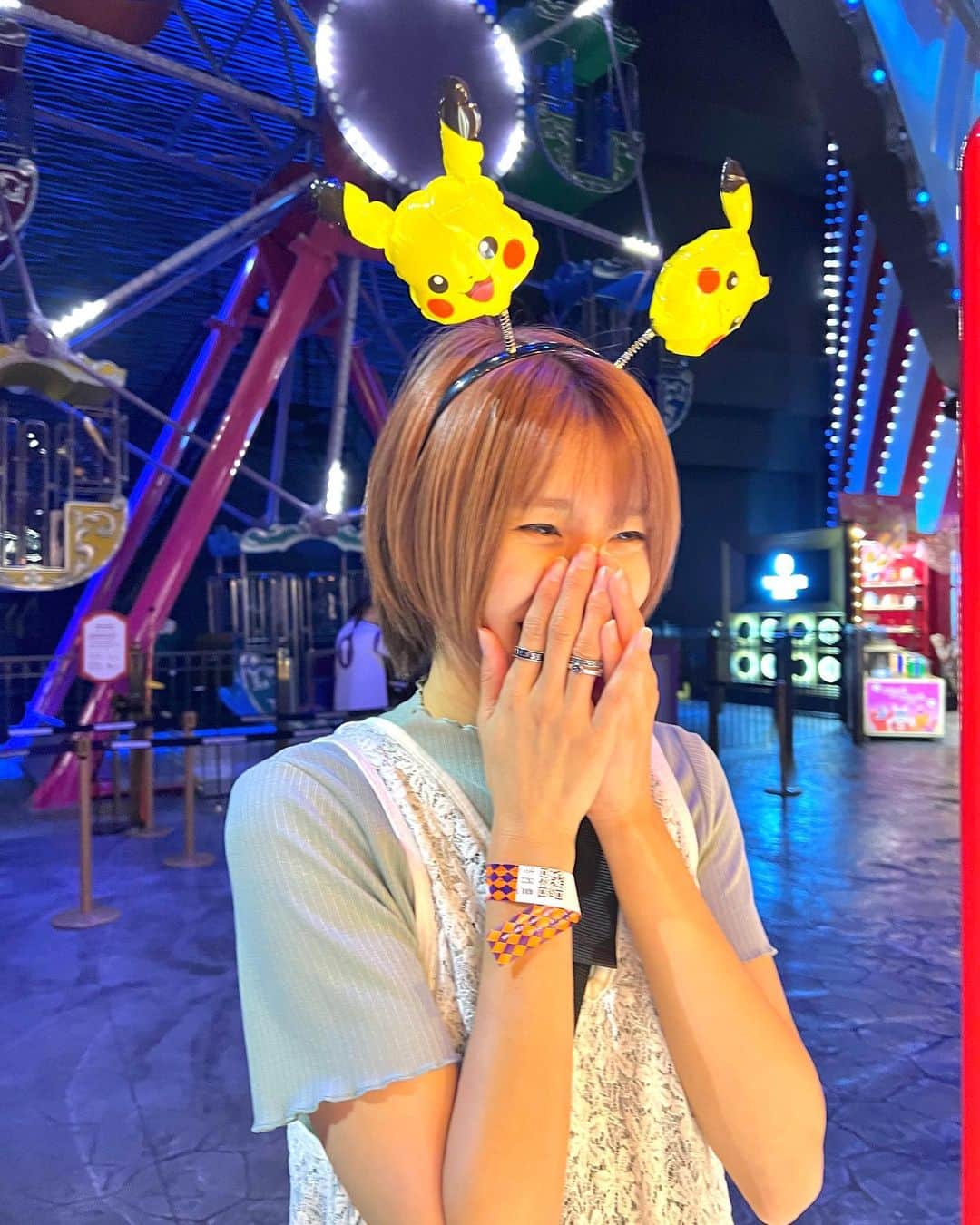 のインスタグラム：「. . . 今日はポーカーお休みして、 パラダイスシティの中にある遊園地🎡  WONDER BOXにいってきました！  ピカチュウいた😗🌟  #パラダイスシティホテル  #パラダイスシティ仁川  #パラダイスシティ #パラダイスシティカジノ  #wondbrbox #遊園地 #仁川 #韓国旅行 #Korea」