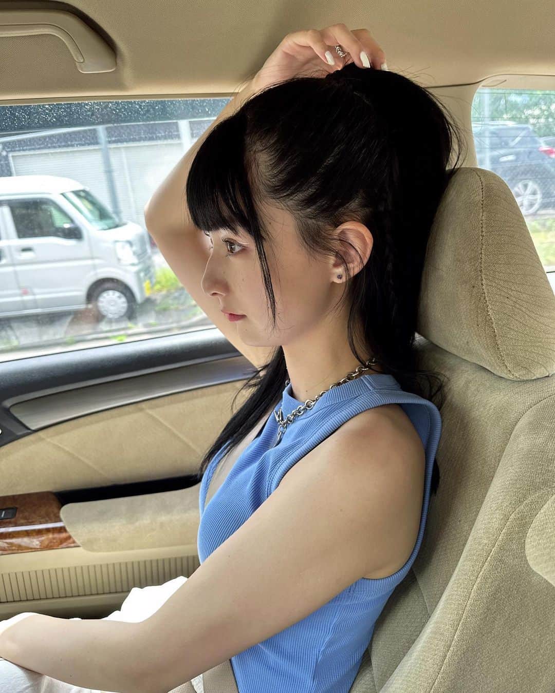 中澤瞳さんのインスタグラム写真 - (中澤瞳Instagram)「久しぶりに家族でお出かけ楽しかった〜🚗  私が地元に住んでた頃は、 休みの日にラーメン食べに行ったり、新潟までカニ食べに行ったりしてたんだ🦀  最近は私が運転して妹とドライブすることも増えたな〜🚗  こちらはPhoto by 妹子 と自撮り🦜 サングラスも妹の借りた笑」9月2日 22時54分 - hitomi.nakazawa