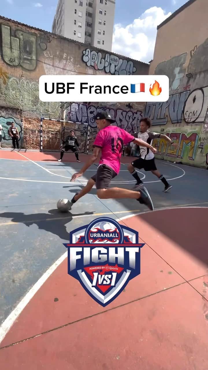 ショーン・ガルニエのインスタグラム：「UBF FRANCE 🇫🇷🔥🔥🔥 L’UBF 1v1 arrive en France ce week end  Samedi 2 au plateau de @football_Ferhat de 15h à 19h  Open qualifier 100 euros price money  Tiktoker fight  Defi 1v1 contre la team urbanball avec le champion UBF ilyastouba   Dimanche 3 septembre à la salle de @bboy_abdel Rue de Madrid 59760 Grande-Synthe  Open qualifier 100 euros à gagner  Tiktoker fight  Main évent : Touba vs rakaba other fights : @stefanfederer10 vs @titi_kone  @dmoji10 vs @ksejdic20   #seangarnier #urbanball #football #freestyle #nutmeg #skills #france #UBF」