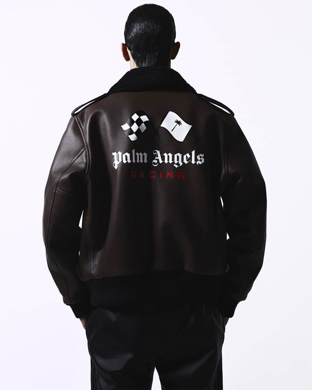 パーム・エンジェルスのインスタグラム：「The aerodynamic lines, the pursuit of excellence, the enhanced materials translated into garments that embodied an augmented version of the racing world.  Now Available Palm Angels Racing and Palm Angels x MoneyGram Haas F1 Team Collections Drop 2 at palmangels.com  @haasf1team」