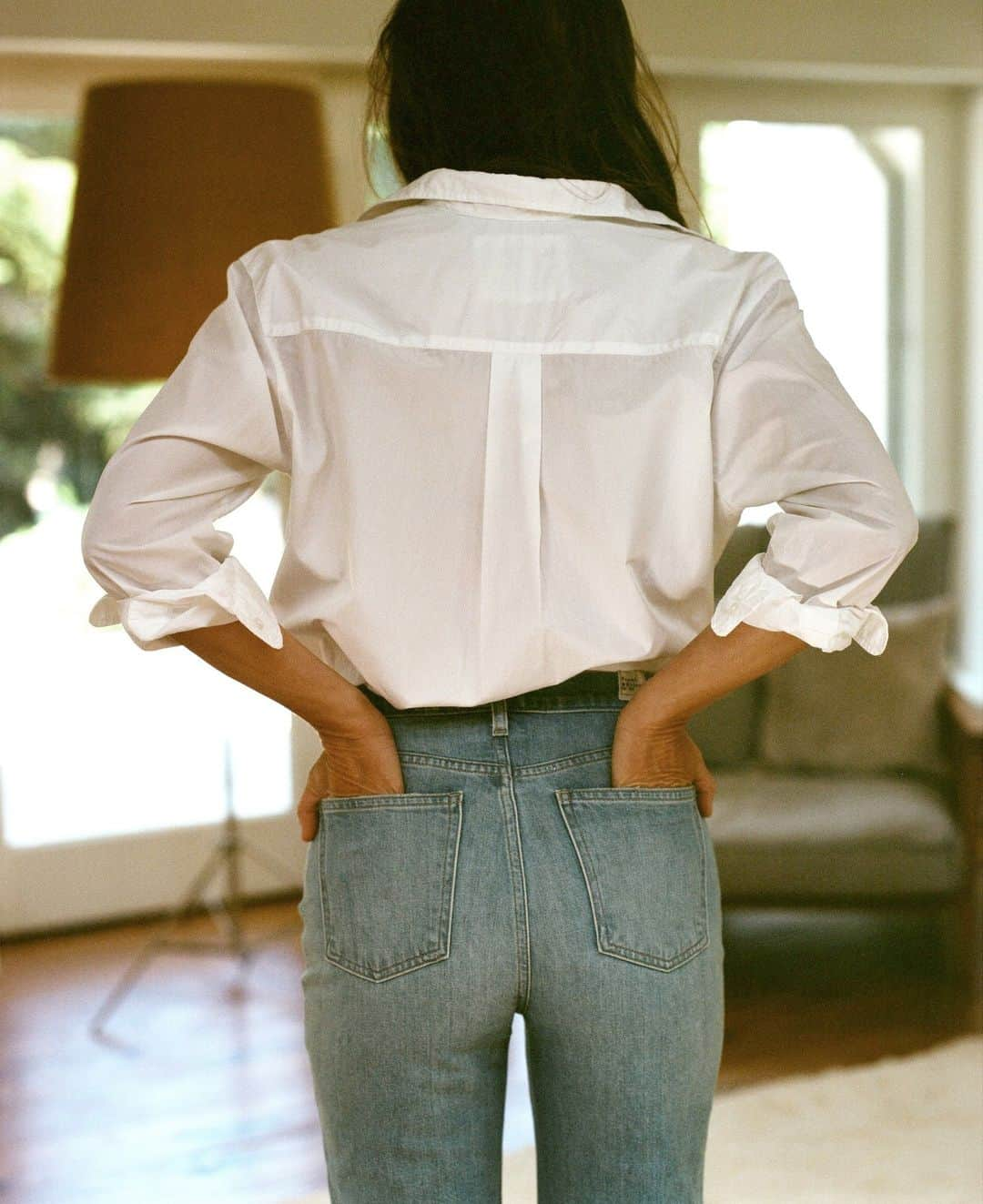 フランク&アイリーンのインスタグラム：「We believe in styles that are as sustainable as they are wearable, and that includes our ethically-made jeans. Shop better-for-the-planet bottoms you'll feel good about living in every single day! #FrankandEileen」