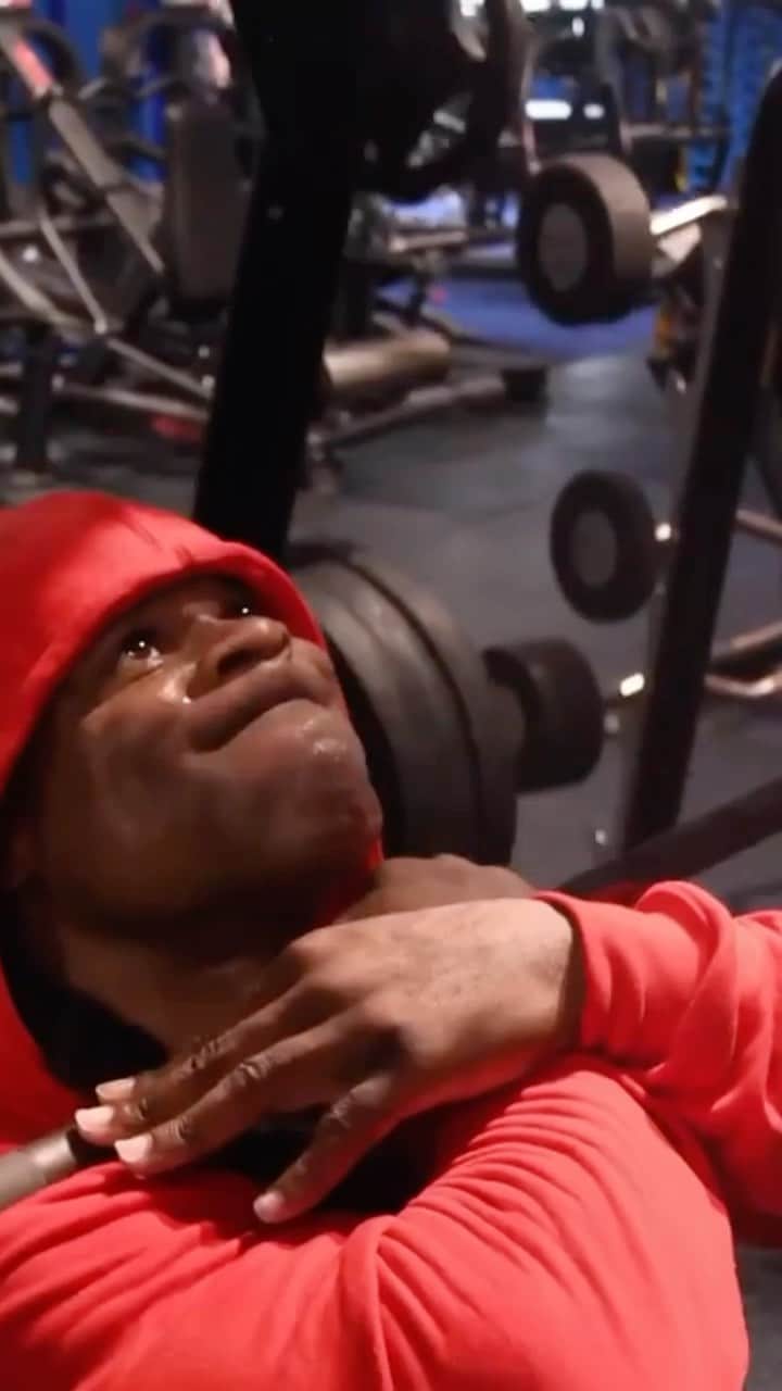 カイ・グリーンのインスタグラム：「Challenges are opportunities in disguise. Embrace them, conquer them, and grow stronger every chance you get! This is how it’s done at the highest state of readiness. Let’s Work!!! @redcon1 💪🏾  #KaiGreene #Redcon1 #Reels #Fyp」