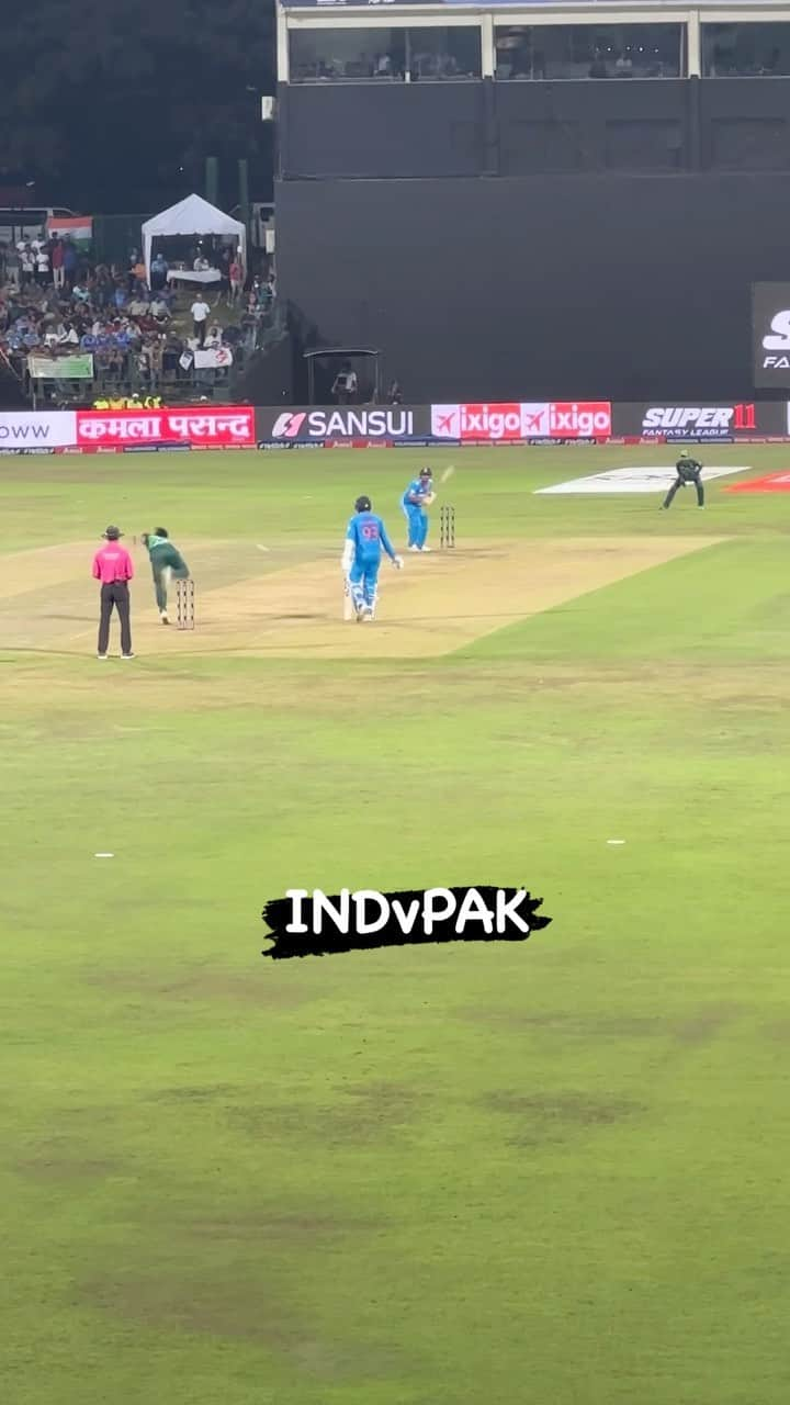 Gaurav Tanejaのインスタグラム：「Ind v Pak #asiacup2023 @kuldeep_18」