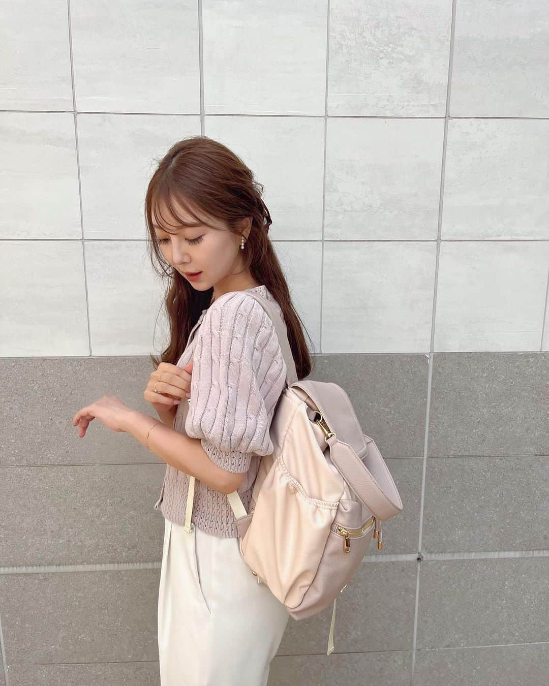 中田絵里奈さんのインスタグラム写真 - (中田絵里奈Instagram)「. 今日のお洋服🌷♡ . clothes/bag @lerevevaniller . shoes @staccatojapan_official . . #リュックコーデ #2wayリュック #パンツコーデ #ママコーデ #休日コーデ #リュック女子」9月2日 23時28分 - erinanakata