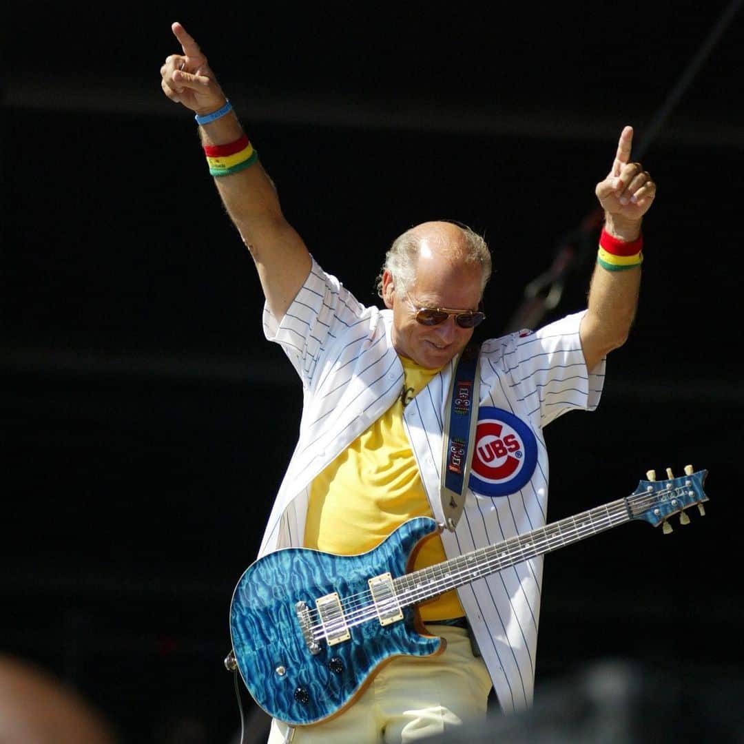 シカゴ・カブスのインスタグラム：「We are deeply saddened by the passing of legendary musician and Cubs fan Jimmy Buffett.  Thank you for introducing Wrigley Field to the world as a concert venue.  The Cubs organization sends its sincere condolences to Buffett's family, friends and fans.」