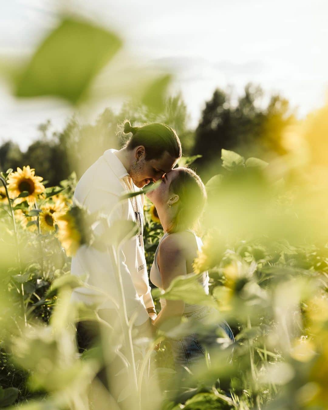 リュボーフィ・エフィメンコのインスタグラム：「🌻 ”You do not need to steal other people's sunshine because you, my sunflower, are sunshine itself.”」