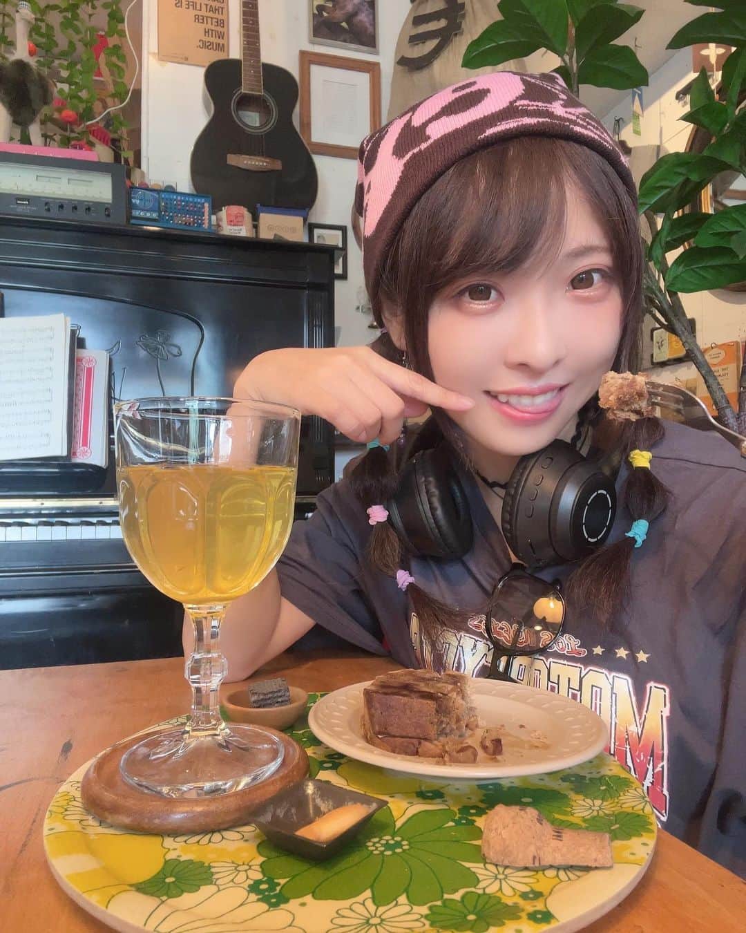 日下部ほたるのインスタグラム：「雑貨と本と音楽に溢れたカフェ☕️  #撮影会 #撮影会モデル #被写体 #被写体モデル #被写体希望 #model #portrait #idol #写真好きな人と繋がりたい #ポートレート好きな人と繋がりたい #カメラマンさんと繋がりたい #カメラマン募集 #写真撮ってる人と繋がりたい #ファインダー越しの私の世界 #ポートレート #写真部 #girl  #角色扮演 #偶像 #东京 #코스프레 #아이돌 #도쿄」