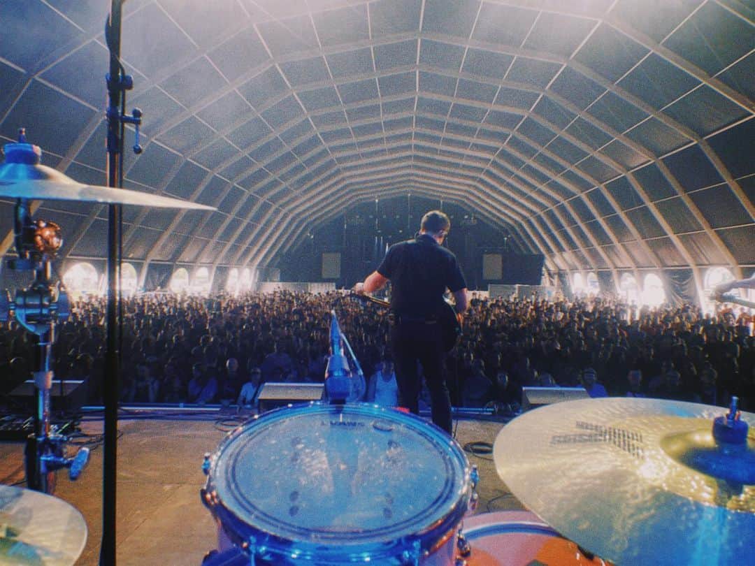 サーカ・ウェーヴスのインスタグラム：「We love you Belgium 🇧🇪 @crammerock thank you for having us」