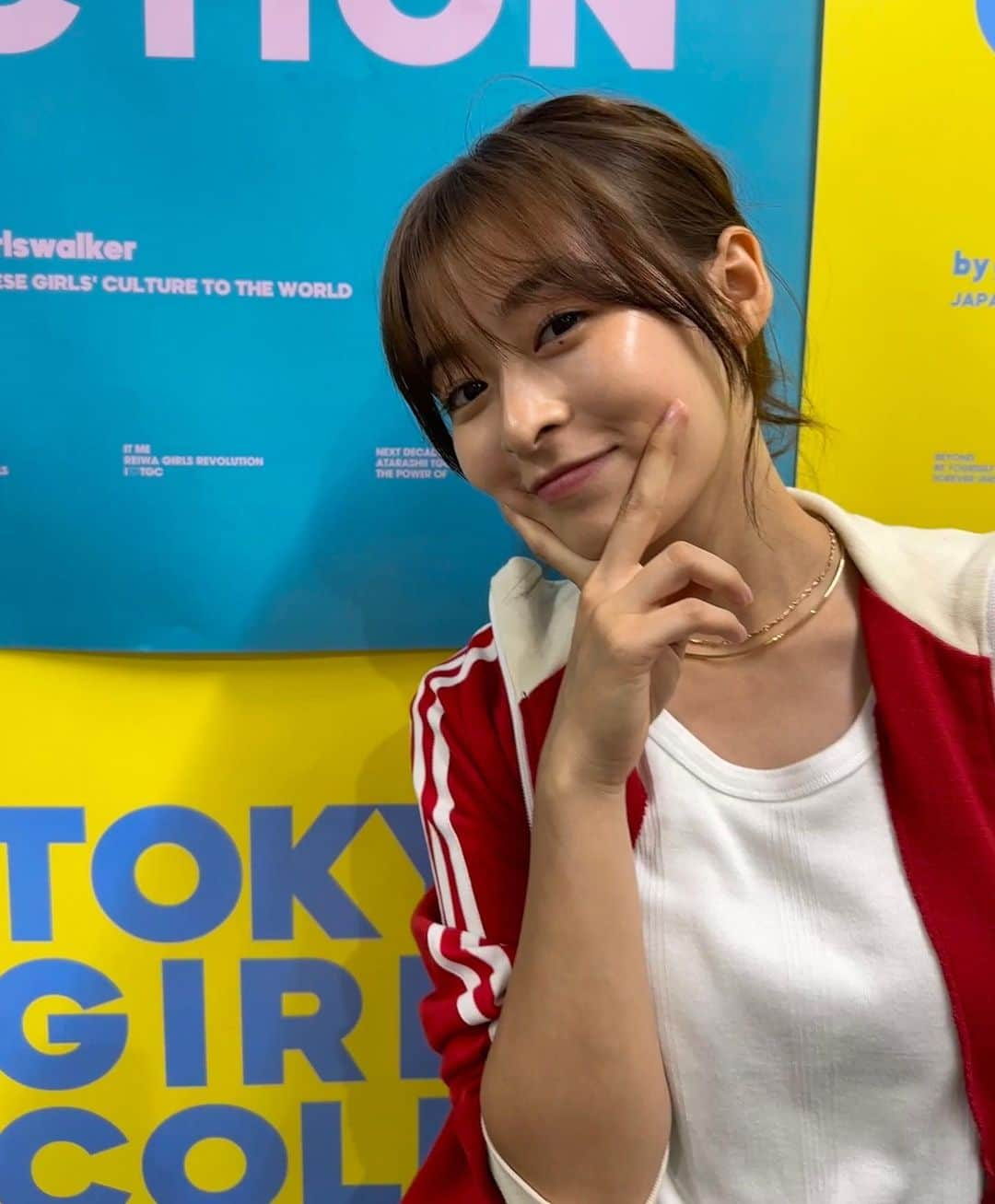 森七菜のインスタグラム：「TGC オフショット  #森七菜 #もりななのきまぐれ  #真夏のシンデレラ #夏シン #初TGC #ステージ衣装で #写真撮り忘れました #私服 #連続投稿58日目」