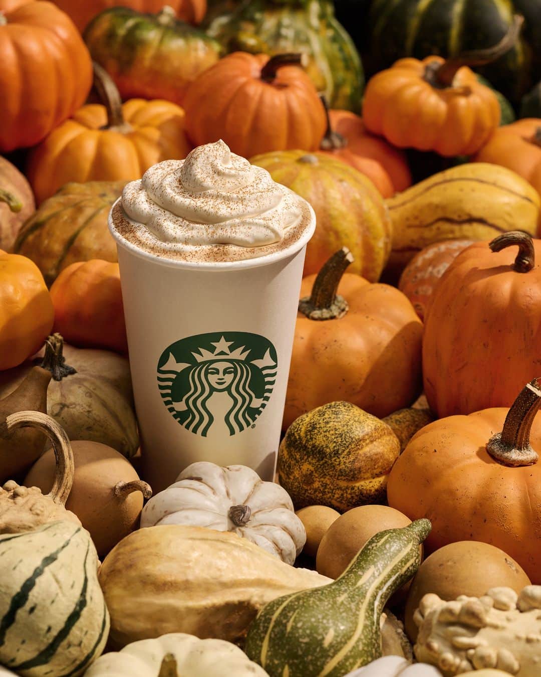 Starbucksのインスタグラム：「Perfect pick. 🎃 Pumpkin Spice Latte」
