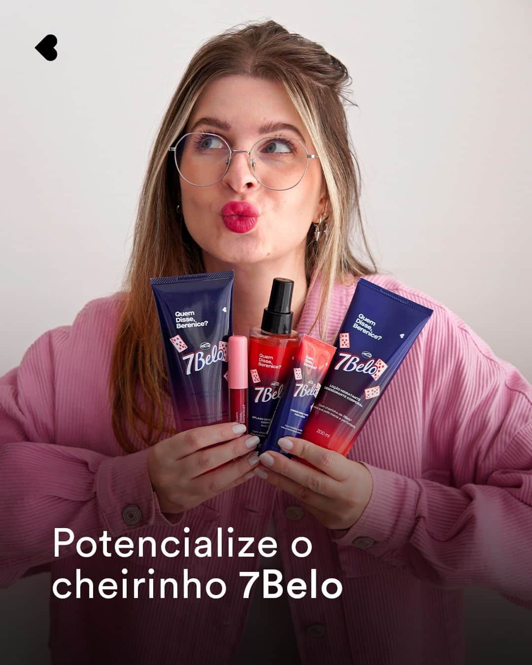 quem disse, berenice?のインスタグラム：「tem produtos QDB+7Belo pra vc usar do início ao fim da sua rotina de cuidados. cheirinho irresistível de bala agora também na higienização e hidratação do seu corpo.   #PraTodosVerem: o post é um carrossel. Na tela 1, temos a foto de uma mulher segurando toda a linha 7Belo e fazendo biquinho com a boca com o texto: "Potencialize o cheirinho 7Belo". Na tela 2, temos os produtos da linha 7Belo dispostos em uma mesa azul e com o fundo vermelho e algumas balas espalhadas também com o texto: "dica: usando os 3 produtos juntos o cheirinho fica com maior fixação e projeção". Fim da descrição.」