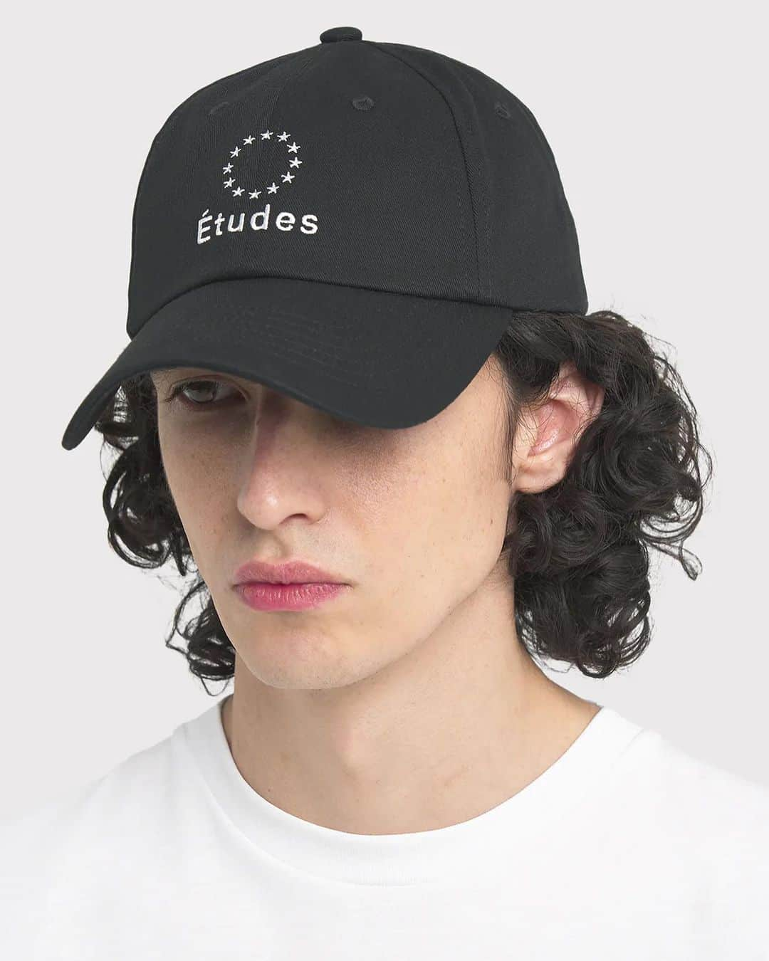 マッシモレベッキさんのインスタグラム写真 - (マッシモレベッキInstagram)「Études Studio is a fresh and youthful brand and now it’s available in our store in Viareggio and on our website. ⚡️  #etudesstudio #brand #fashion #moda #fashionstyle #stylist #style #fashionable #manstyle #man #outfit #outfitinspo #photography #fashionphotography #shopping #onlineshopping #abbigliamento #streetwear #igdaily」9月3日 0時01分 - velamassimorebecchiviareggio