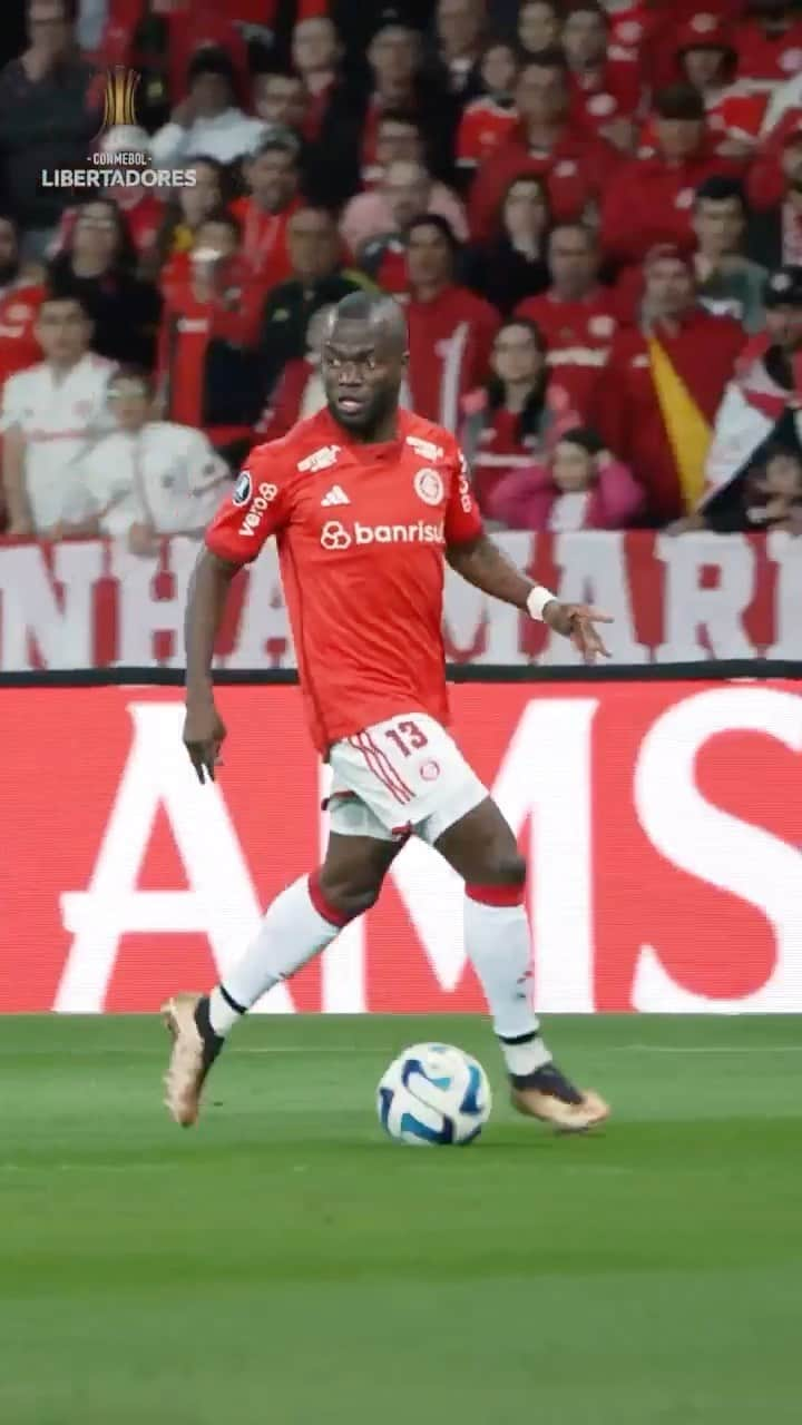 エネル・バレンシアのインスタグラム：「🇪🇨🔥 Enner Valencia en cámara lenta no tiene desperdicio.  #GloriaEterna @scinternacional」