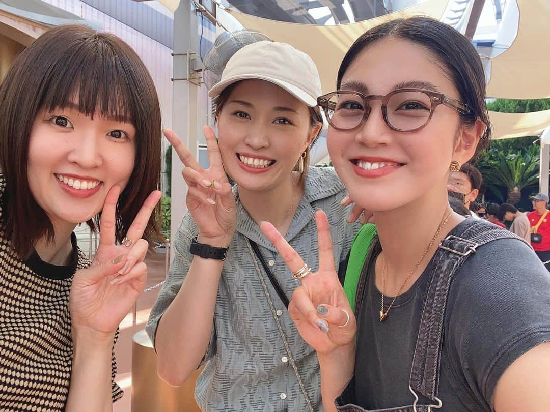 芥川愛加さんのインスタグラム写真 - (芥川愛加Instagram)「・ ゆうかとゆみと3人で USJ行った時の🌎🤍 ・ 2人は行ったことがないとのことだったので 案内係➕カメラマン務めさせて頂きました🫡✨ ・ 乗り物全て制覇したんではないかぐらい 乗り回しましたね🎢笑 ・ またおでかけしましょ❤️ 次はディズニー案内お願いします🐭🏰 ・ ・ #バレー仲間 #USJ #満喫 #前髪切りたて笑 #時差投稿 #改めまして #ゆうかお誕生日おめでとう」9月3日 0時13分 - aika_akutagawa