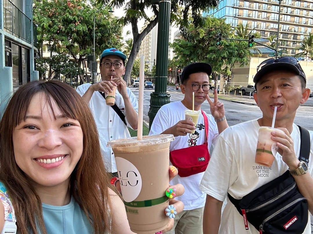 のインスタグラム：「アロハ〜🌈🌈  見ていただき感謝感謝です。 🤓🤓㊗️㊗️🌈🌈  #有吉の夏休み  #ハワイ #hawaii  #ワイハー #散歩 #スムージー #こんばんみ」
