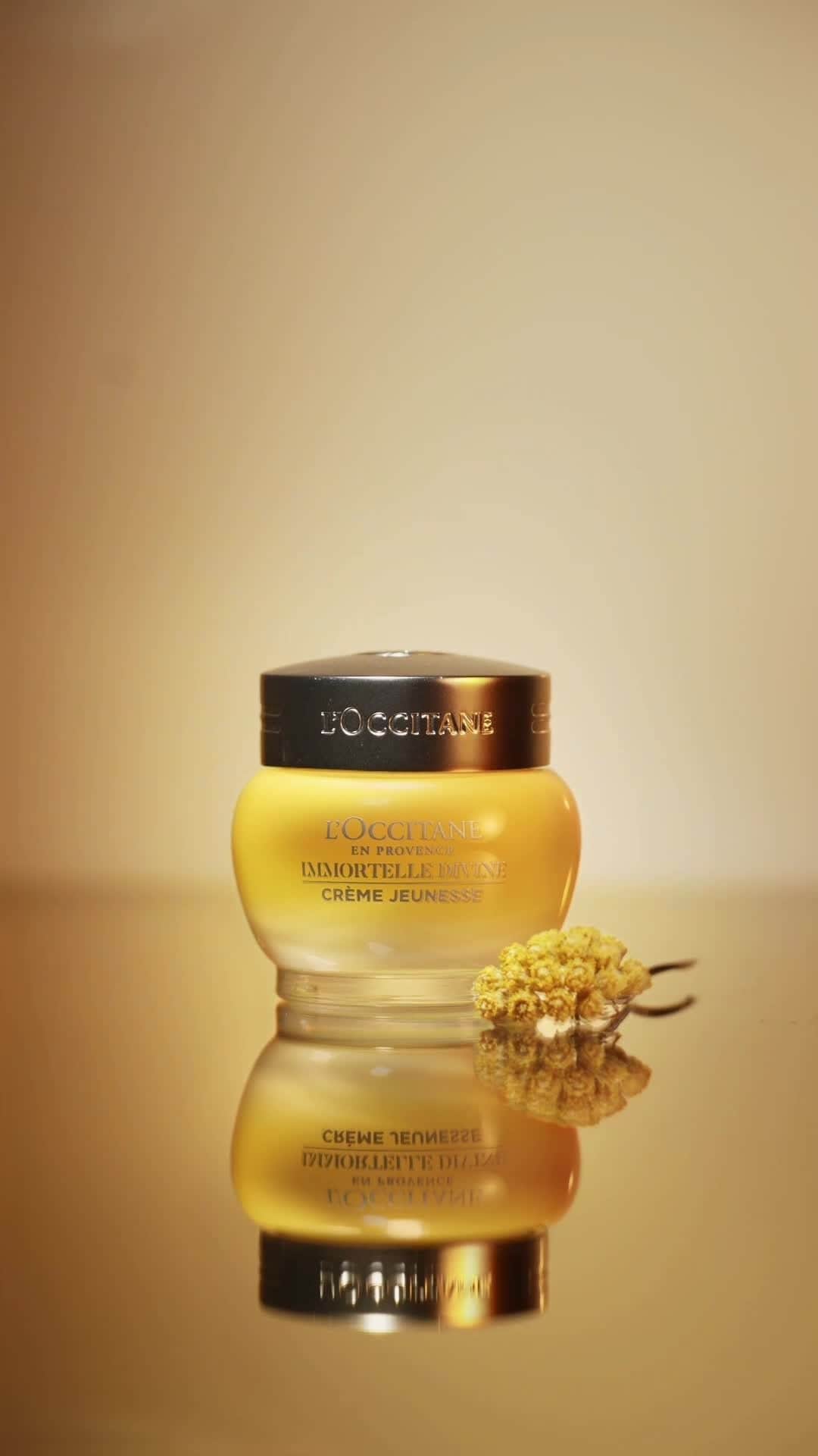 ロクシタンのインスタグラム：「Say hello to our reformulated Immortelle Divine Cream! Now clinically tested to visibly improve the appearance of age spots while still targeting the main signs of visible aging. Link in bio.」
