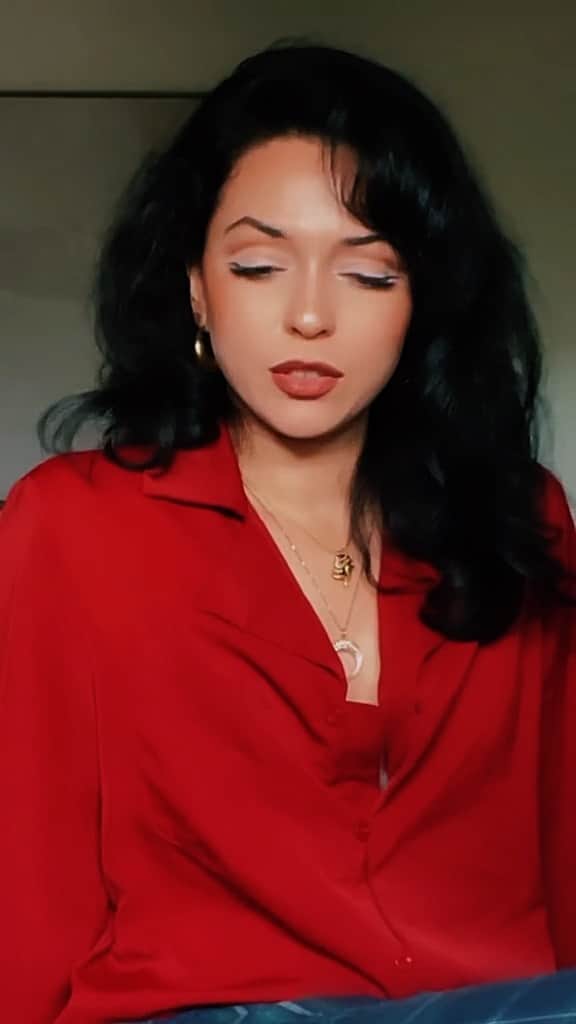 ジェシカ・ヴィルのインスタグラム：「One of my favorite old Hollywood lines 😂🖤 #vintage」