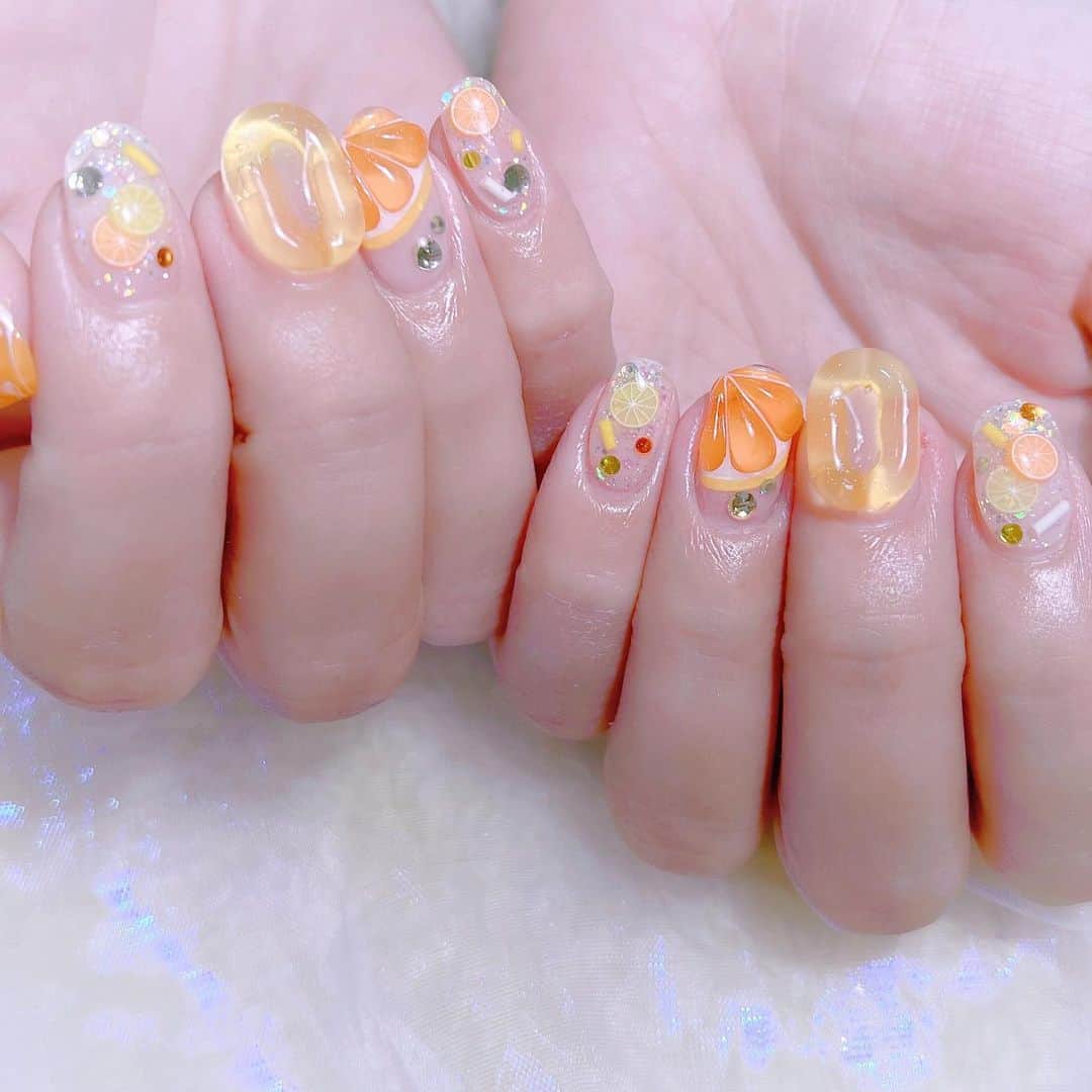なかやまちえこさんのインスタグラム写真 - (なかやまちえこInstagram)「fruits nail🍊⠀ ⠀ @aby_sharenail ⠀ #nail #nails #nailart #ネイル #美甲 #ネイルアート  #japanesenailart #manucure #japanesenails #manicurist #gelnails #أظافر #네일아트 #미용  #เพ้นท์เล็บ #artedeuñas #เพ้นท์เล็บเจล #ジェルネイルデザイン #ネイルデザイン #nagelkunst #美味しそうなネイル #フルーツネイル #fruitnails @pregel.jp」9月3日 0時56分 - chiekonakayama