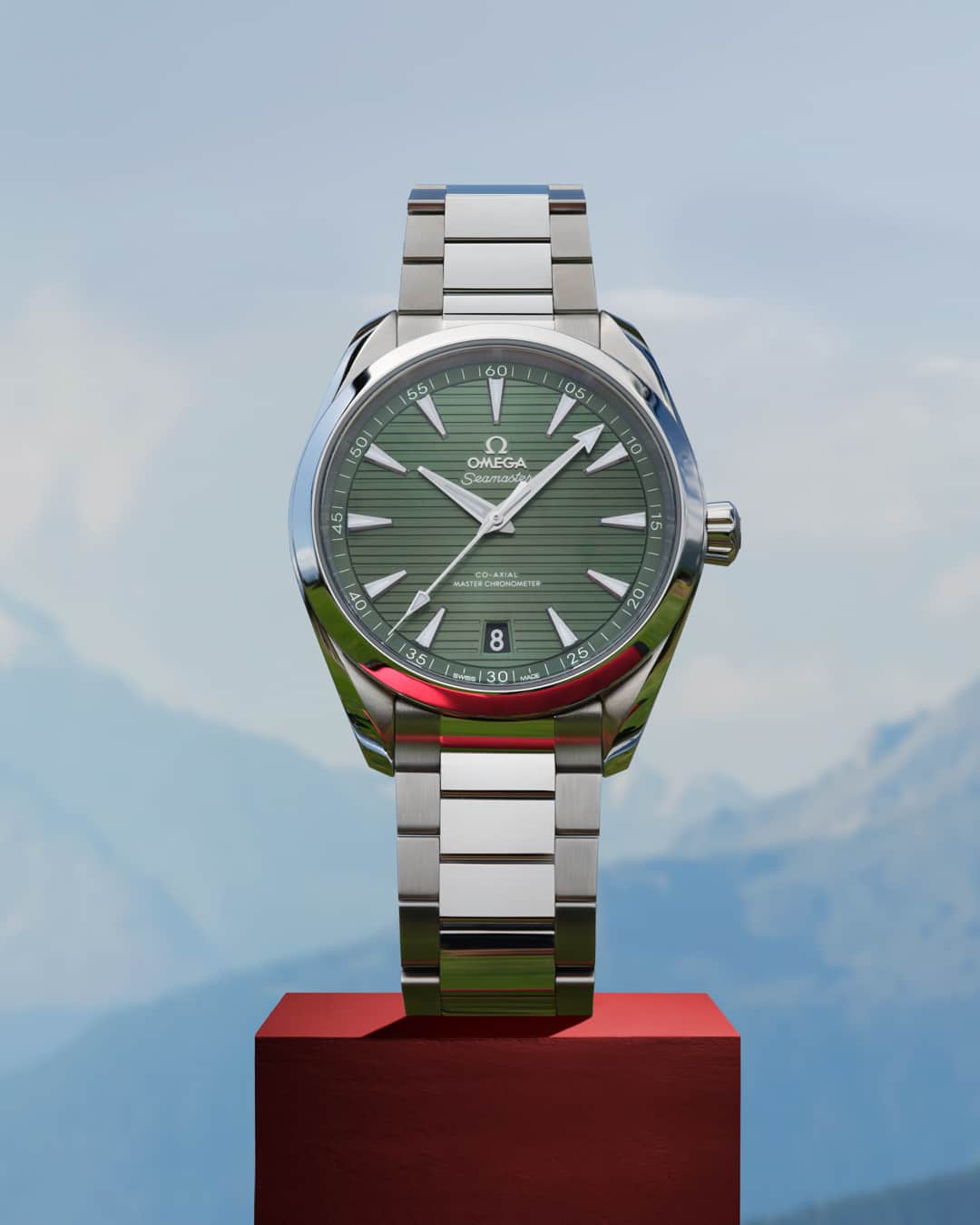 オメガのインスタグラム：「Driving with precision wearing an Aqua Terra 150M with green dial.   #OMEGA #OMEGAGolf」