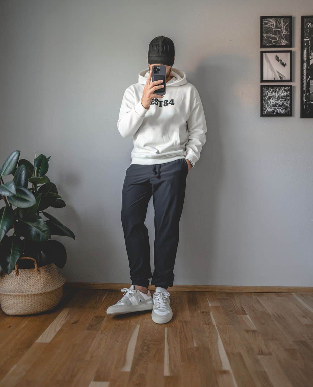 Forever 21 Menのインスタグラム：「Step up your fashion game with a touch of sleekness @THEYTOOKJ⁠ ⁠ Head to our website + shop #newarrivals to get the looks 🔥 #forever21men⁠」