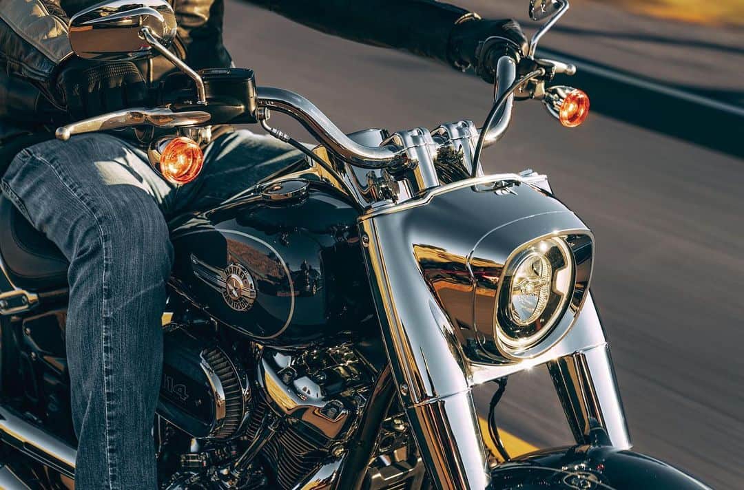 Harley-Davidsonさんのインスタグラム写真 - (Harley-DavidsonInstagram)「More is better.​  Get a closer look at the 2023 Fat Boy 114 at link in bio.​  #HarleyDavidson #HDFatBoy #HDFatBoy114​」9月3日 1時01分 - harleydavidson