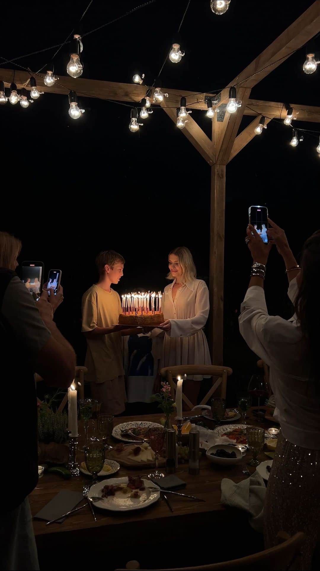 エレナ・ペルミノヴァのインスタグラム：「My happy 37 🎂」