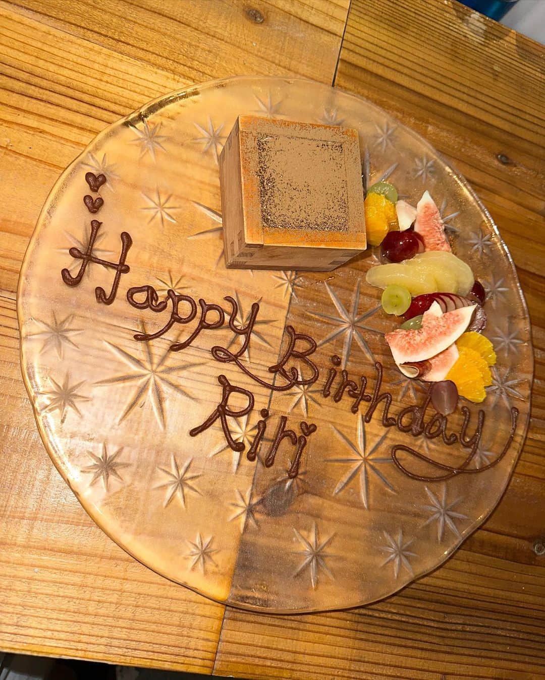 ririさんのインスタグラム写真 - (ririInstagram)「🎂 𝘵𝘩𝘢𝘯𝘬 𝘺𝘰𝘶 ...  ストーリーは皆勤賞👏ですが、 旅行したり✈️お祝いしてもらったりバタバタ🏃‍♀️で久々の投稿ですがとっても幸せ者です💓👫💓  dmもたくさんありがとうございました💌これからも宜しくお願いします💓  #birthday」9月3日 1時09分 - riri.ribon