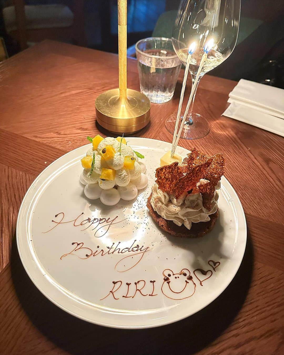 ririのインスタグラム：「🎂 𝘵𝘩𝘢𝘯𝘬 𝘺𝘰𝘶 ...  ストーリーは皆勤賞👏ですが、 旅行したり✈️お祝いしてもらったりバタバタ🏃‍♀️で久々の投稿ですがとっても幸せ者です💓👫💓  dmもたくさんありがとうございました💌これからも宜しくお願いします💓  #birthday」