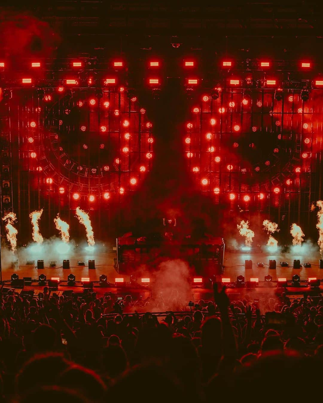 REZZさんのインスタグラム写真 - (REZZInstagram)「REZZ ROCKS 2023. I have no words. One of the most insane weekends of my entire life! Thanks so much to every single person who flew out, bought a ticket and attended these sensational two nights. Shout out to my team for smashing the production I am so proud and impressed with everyone involved. Red rocks experienced “the spectacle” first!  Footage by @tessapaisan and @ragin__gagin」9月3日 1時17分 - officialrezz