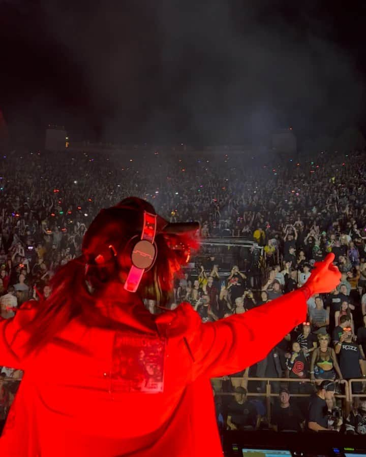 REZZのインスタグラム：「REZZ ROCKS 2023. I have no words. One of the most insane weekends of my entire life! Thanks so much to every single person who flew out, bought a ticket and attended these sensational two nights. Shout out to my team for smashing the production I am so proud and impressed with everyone involved. Red rocks experienced “the spectacle” first!  Footage by @tessapaisan and @ragin__gagin」