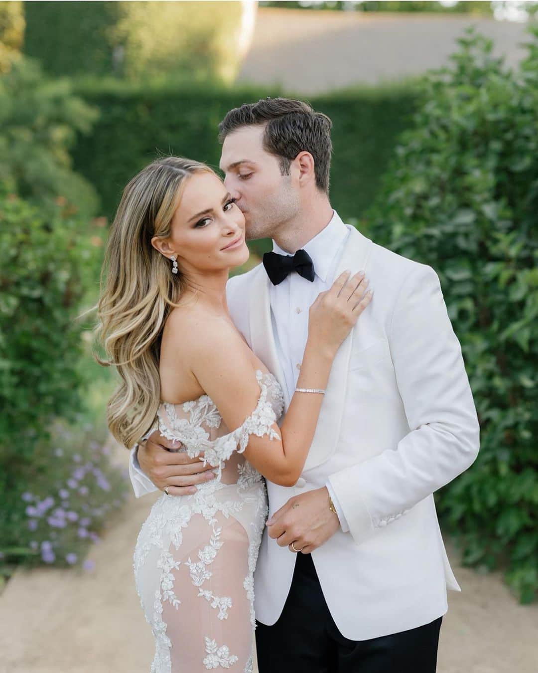 のインスタグラム：「One year ago today I officially won at life & married the most precious human in the entire world. Looking forward to many more years of laughing and the kids calling us “cringe” (+ adding more of them to the mix) 🤍」