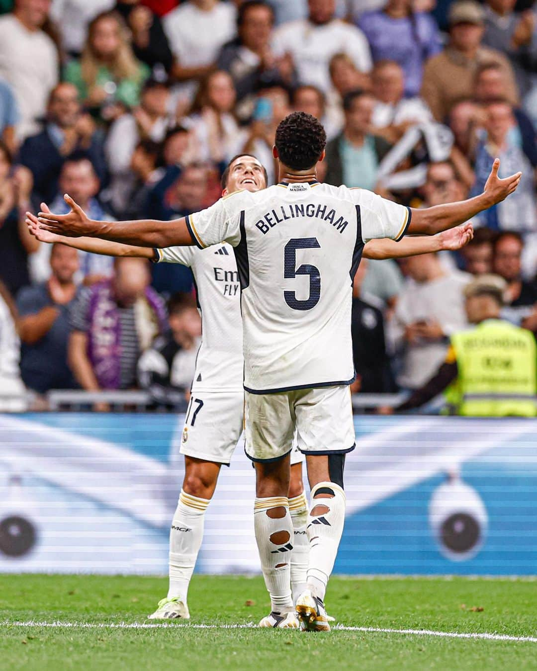 ルーカス・バスケスのインスタグラム：「¡VAMOOOOS! Esto es el Real Madrid 🔥  @realmadrid #LaLiga」