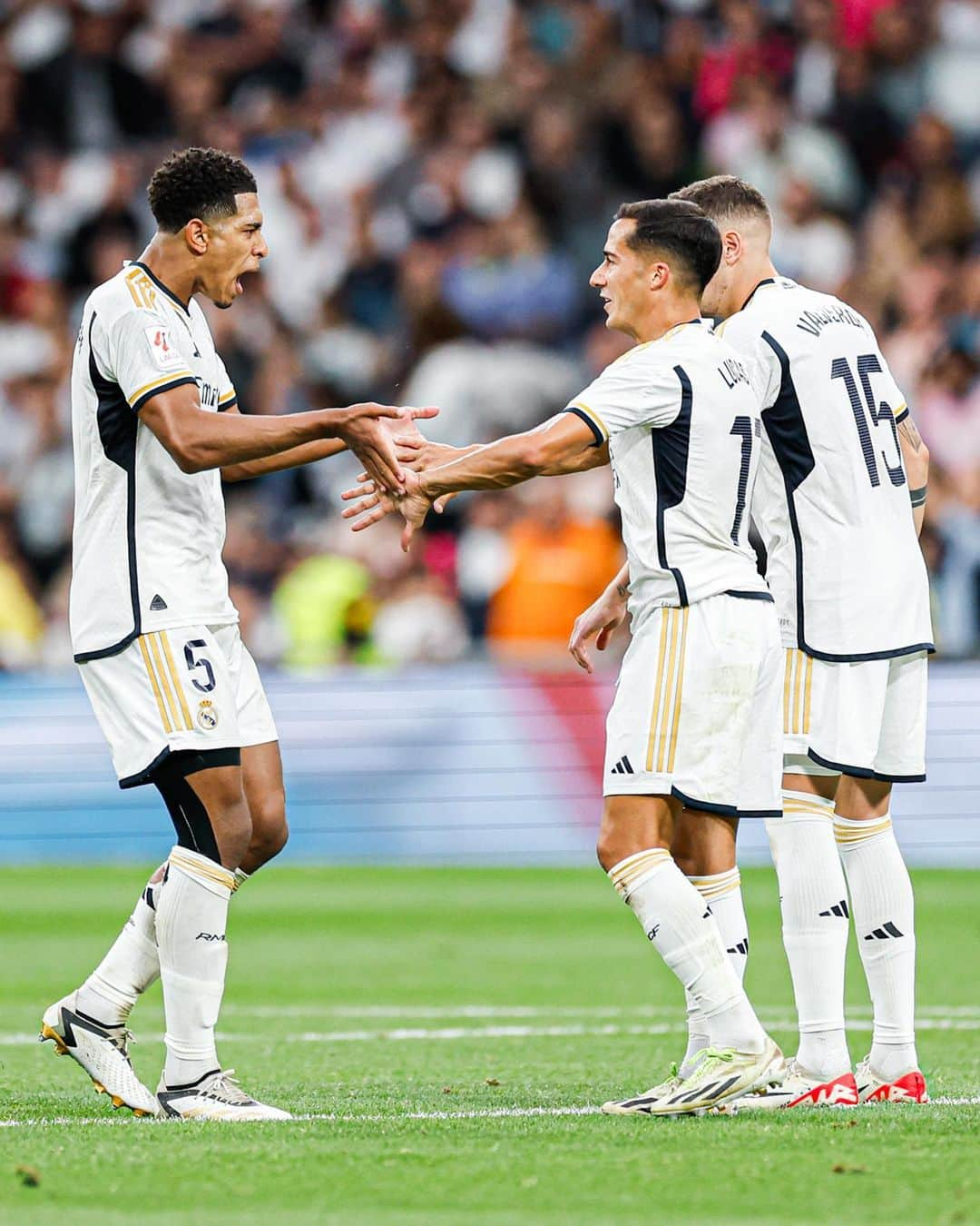 ルーカス・バスケスさんのインスタグラム写真 - (ルーカス・バスケスInstagram)「¡VAMOOOOS! Esto es el Real Madrid 🔥  @realmadrid #LaLiga」9月3日 2時28分 - lucasvazquez91