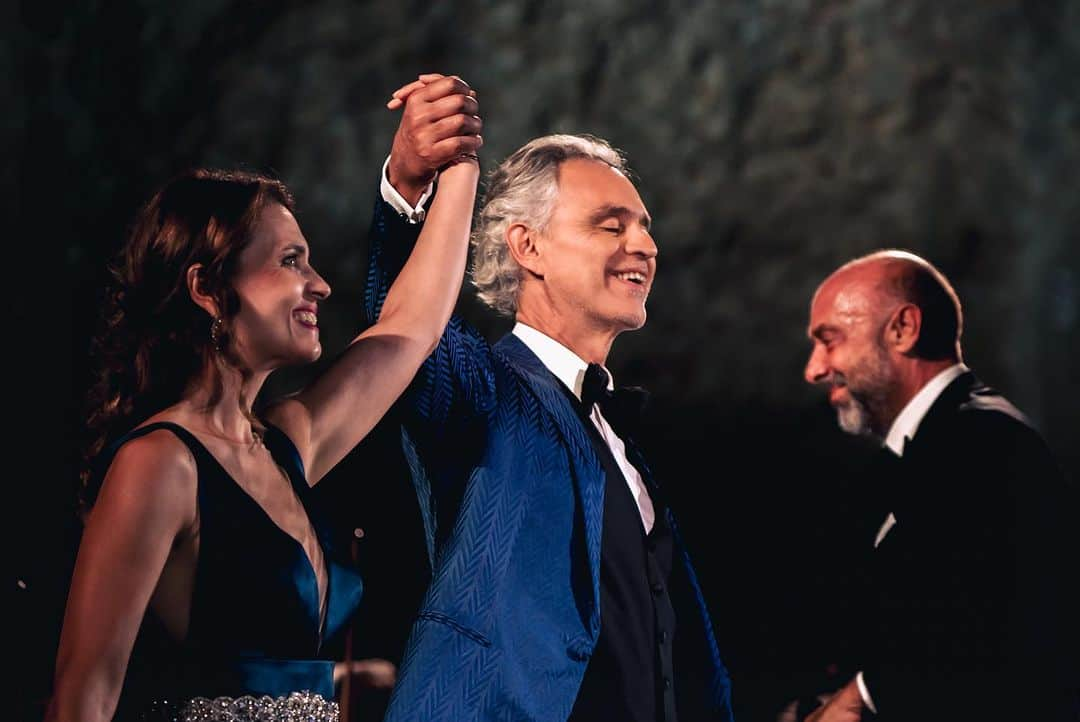 アンドレア・ボチェッリのインスタグラム：「Teatro Antico di Taormina, 1st night  photo: @lorenzo.montanelli」