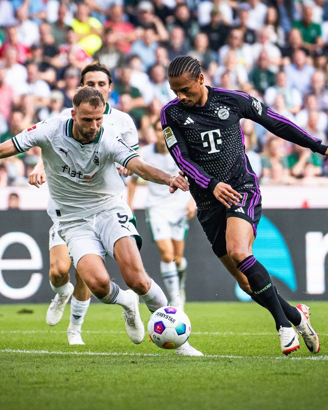 バイエルン・ミュンヘンさんのインスタグラム写真 - (バイエルン・ミュンヘンInstagram)「Keep fighting guys! ✨👊  #BMGFCB #MiaSanMia #FCBayern」9月3日 2時38分 - fcbayern