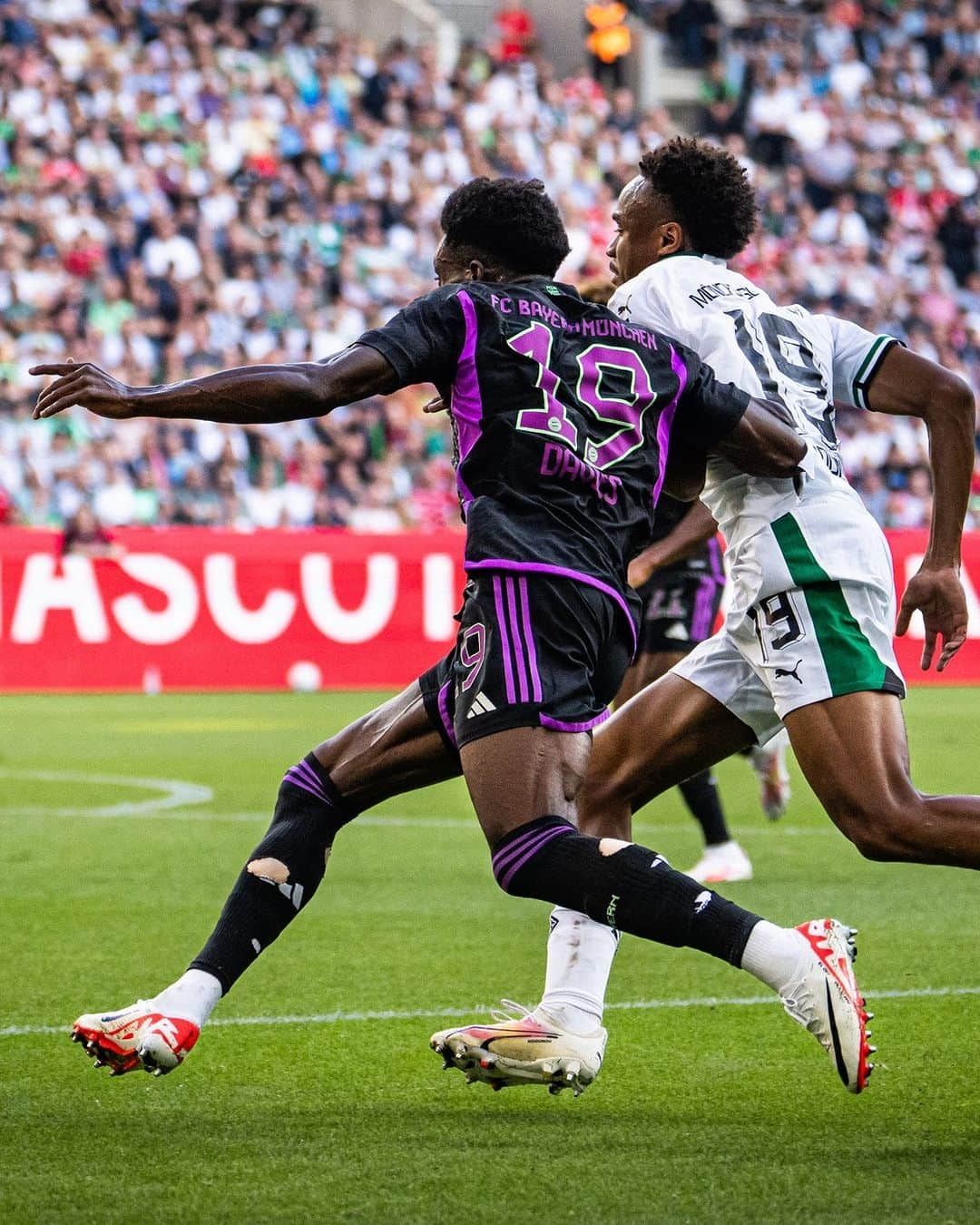 バイエルン・ミュンヘンさんのインスタグラム写真 - (バイエルン・ミュンヘンInstagram)「Keep fighting guys! ✨👊  #BMGFCB #MiaSanMia #FCBayern」9月3日 2時38分 - fcbayern