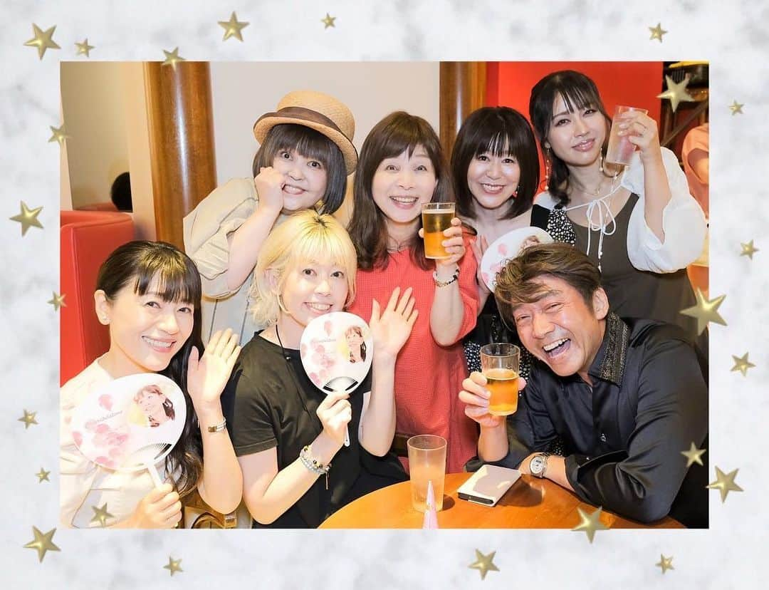 うちやえゆかさんのインスタグラム写真 - (うちやえゆかInstagram)「🎊先日、山野さと子さんの 『日本童謡賞受賞祝賀会&お誕生日会』 に参加させて頂きました。 可憐な歌声にうっとり♫ 可愛らしい女神さんにニッコリ💐  さらに8月31日には東大阪市 『トライくんのテーマソング』発表  東大阪市『文化芸術表彰』受賞  9月1日は『デビュー記念日』 と、お祝いが続いております！ 本当に素晴らしいですよね👏👏👏 これからも益々のことと思います✨  重ね重ねおめでとうございます㊗️  #山野さと子さん #おめでとうございます  #山田リイコちゃん #素晴らしい #楽しい #司会 #みんなを #笑顔に #どよてん #メンバー」9月3日 2時54分 - yukauchiyae