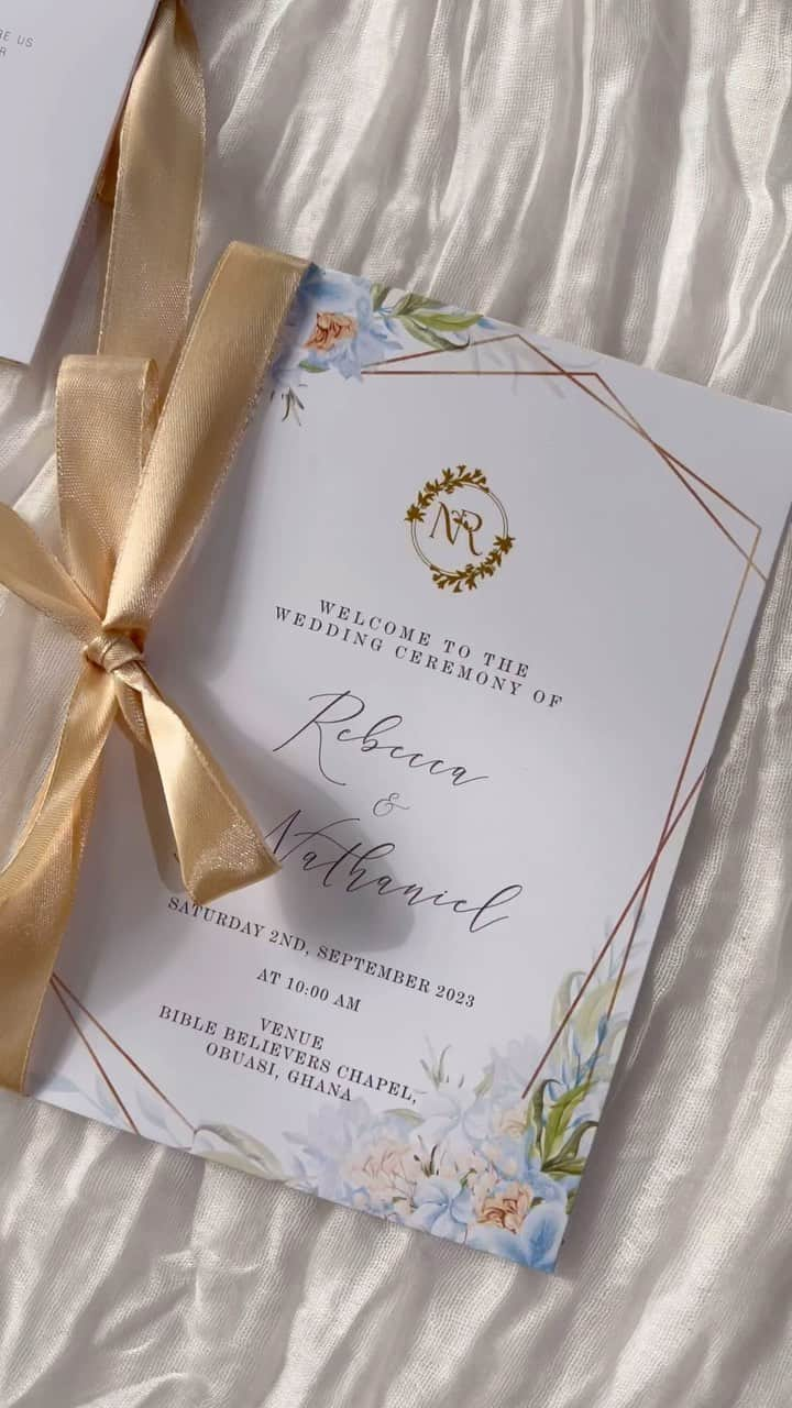 Ŝ Ŋ Ą Ƥ☻Ƥ Ą Ŋ Ĕ Ĺ?Ğ Ƕ SMMのインスタグラム：「. "✨ Love Blooms in Copper & Dusty Blue 🌿🧡 Celebrating a Beautiful Wedding Ceremony Program we designed for our lovely couple, Nathaniel + Rebecca #NR2023 The elegant copper geometric borders, delicate dusty blue flowers, and a touch of burnt orange roses on a pristine white background, all came together to create a masterpiece of love and elegance. 💍💐 Cheers to a lifetime of happiness! . .  . . #nr2023 #envlopeghana #invitationghana #makingsmileyfaces #weddinginvitationghana #weddingstationeryghana . #weddingsignghana #sealingwaxghana #ghanagiftshop. . .」