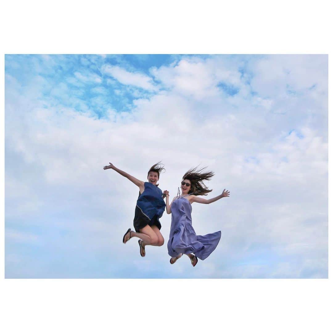山崎直子さんのインスタグラム写真 - (山崎直子Instagram)「旅でジャンプしがち🥳  制限のない夏 久しぶりに夏らしさを思いっきり満喫できた✨  #多毛 すぎる件#多毛倶楽部 #爆毛 #夏の思い出 #夏の始まりを告げた旅 #女子旅 #国内旅行 #旅行 #沖縄 #沖縄旅行 #旅行好きな人と繋がりたい #夏休み #jump #loves_japan #trip #summer #japan」9月3日 3時39分 - yamanaon