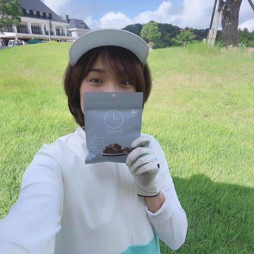 みひろさんのインスタグラム写真 - (みひろInstagram)「. 初めてバーディー出た日 うれしぃいいいい🌈   ⛳️ @kazusamonarch_cc   🧢👗 @michiko_london_golf   #上総モナークカントリークラブ  #michikolondon  #初 #バーディー  #ゴルフ #ゴルフ女子 #ゴルフウェア #ゴルフコーデ  2回目の #100切り はいつ⁈」9月3日 14時45分 - mihiro0519