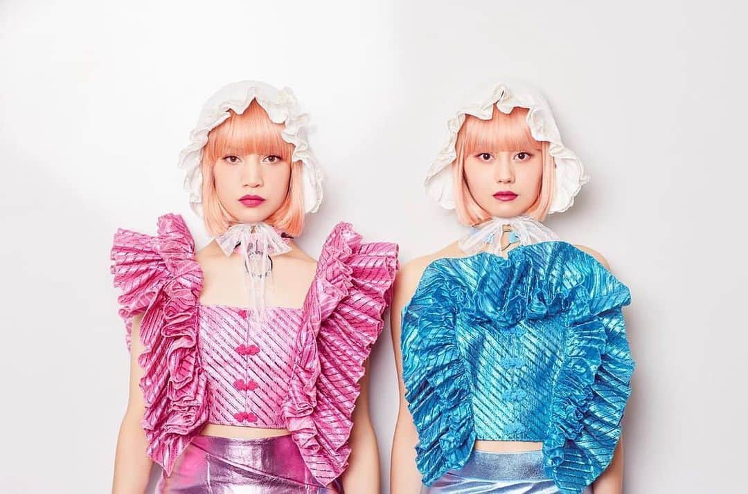 FEMMのインスタグラム：「ロサンゼルス TJSRadioの #NazukisMusicTimeに FEMMが出演します📻9/5 12:00〜12:30🇯🇵 是非皆さん聴いてくださいね💨   ↓↓   今回のguestは 「Fxxk Boyz Get Money」がビルボードUSのチャートでトップ10入りを果たした   マネキンドール FEMMが登場!!  ロス9月4日(月)20:00〜20:30  日本9月5日(火)12:00〜12:30  日本9月6日(水) 20:00～20:30（再放送）  アップル: apple.co/3qAeKsG  Android: bit.ly/TJSANDROID   アプリから視聴可能  🙏 @nzk0910」