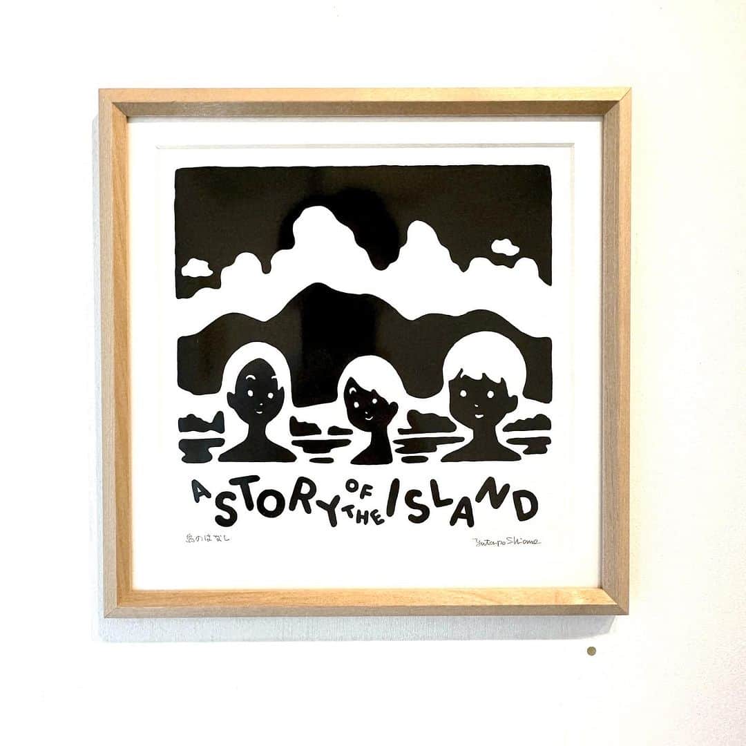 白根ゆたんぽのインスタグラム：「個展「島のはなし」開催しております。本日は16時頃からの在廊になりそうです。ギャラリーは20時まで 。高円寺VOID @void_koenji にて 〜よろしければ！」