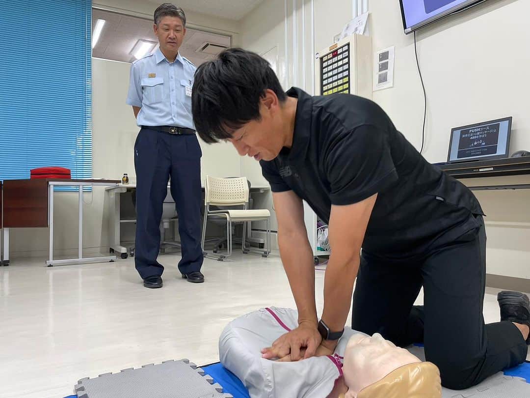 高橋義希のインスタグラム：「救急医療週間に入り鳥栖・三養基地区消防事務組合で普通救急講習を受けさせていただきました。  #aed  #救急の日  #心肺蘇生 #サガンリレーションズオフィサー」