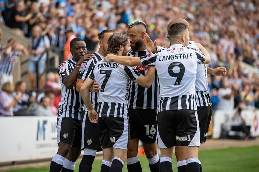 ダニエル・クローリーさんのインスタグラム写真 - (ダニエル・クローリーInstagram)「Another great win and top of the table! Buzzing to be on the score sheet again #coyp All the glory to Jesus」9月3日 5時42分 - danielcrowley10